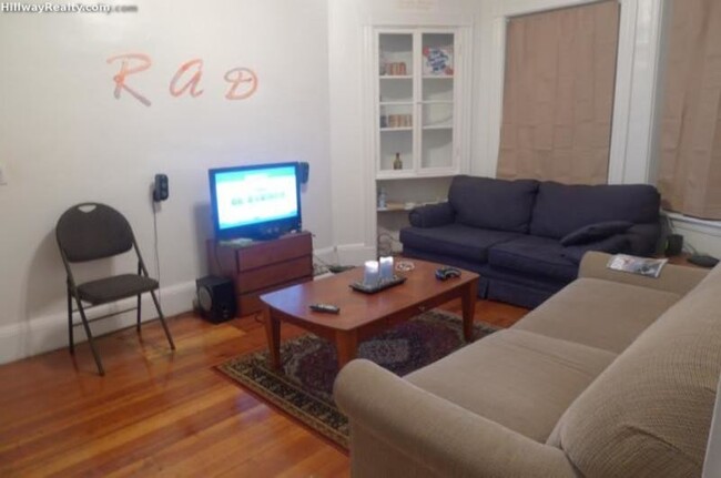 property at 862 Huntington Ave