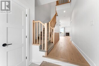 104 Ploughshare Rd in Ottawa, ON - Building Photo - Building Photo