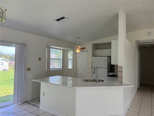 3806 6th St W in Lehigh Acres, FL - Building Photo - Building Photo