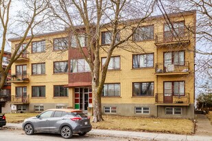 4240 Kindersley Av in Montréal, QC - Building Photo