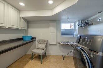 9164 Coppercreek Cir in Sandy, UT - Building Photo - Building Photo