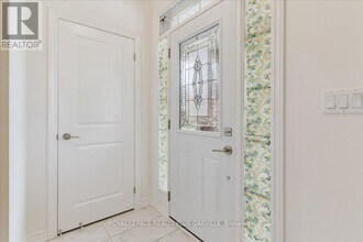 442 Bergamot Ave in Milton, ON - Building Photo - Building Photo