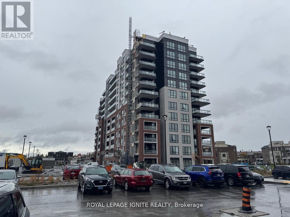 51 Clarington Blvd in Bowmanville, ON - Building Photo