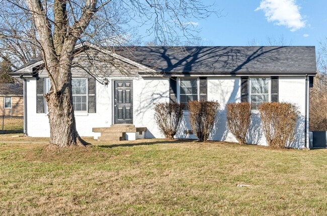 1904 Roan Dr in Clarksville, TN - Building Photo - Building Photo