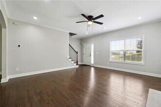 425 Hearthstone Way in Woodstock, GA - Building Photo - Building Photo
