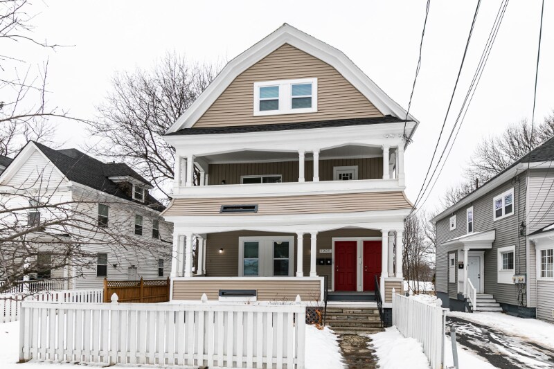 1205 Madison St in Syracuse, NY - Building Photo