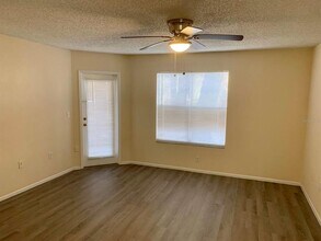 5263 Images Cir in Kissimmee, FL - Building Photo - Building Photo