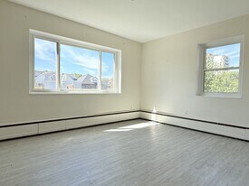 1590 Ouellette Ave in Windsor, ON - Building Photo