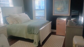 1201 Delk Dr in High Point, NC - Building Photo