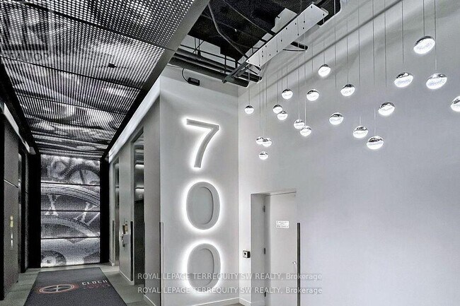 700-1700 King St W in Toronto, ON - Building Photo - Building Photo
