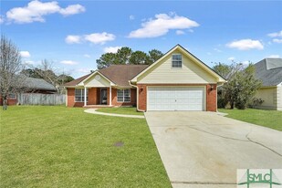 472 Belle Grove Cir in Richmond Hill, GA - Building Photo