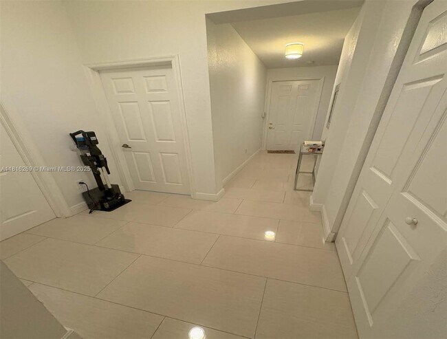 2660 SW 118th Rd in Miramar, FL - Building Photo - Building Photo