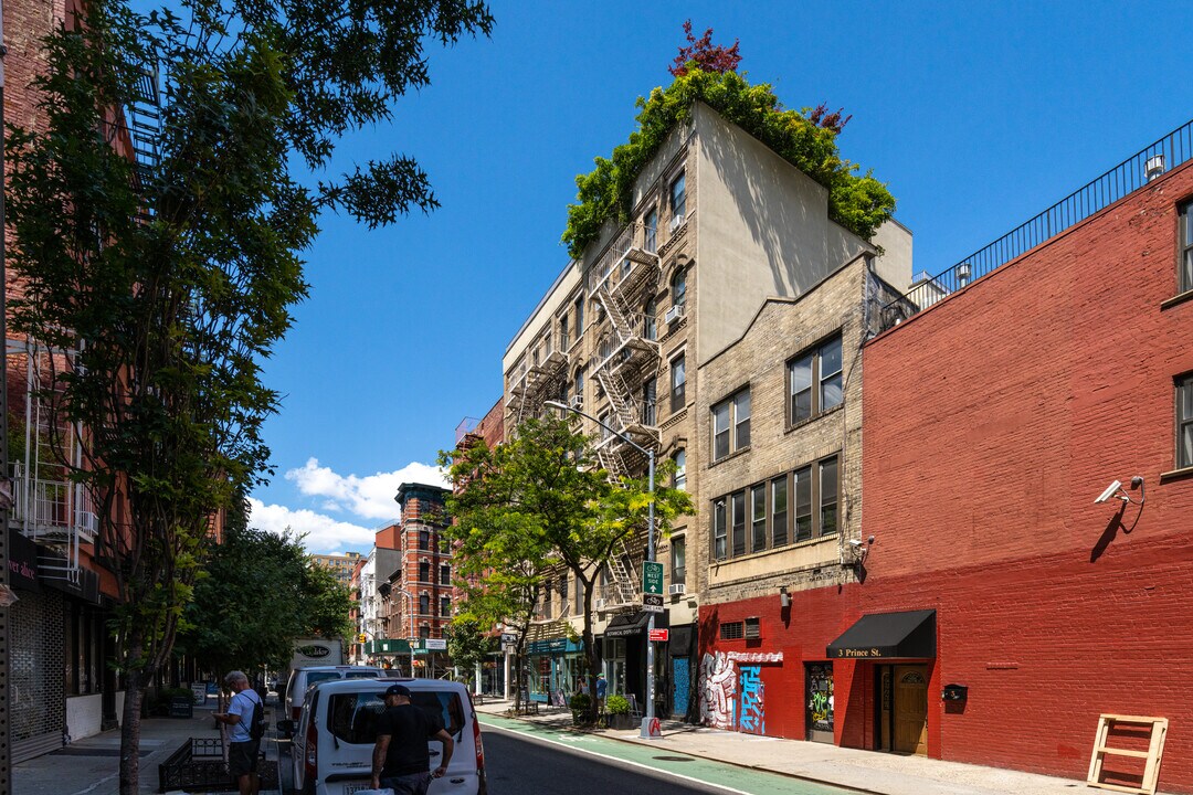 7-11 Prince St in New York, NY - Building Photo