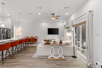 517 Schweikhardt St in Houston, TX - Building Photo - Building Photo