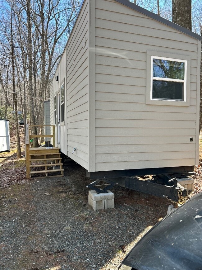 property at 2015 Union School Rd SW