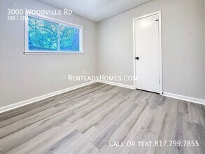 3000 Woodville Rd in Bryan, TX - Building Photo - Building Photo