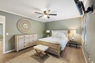 400 William Hilton Pkwy in Hilton Head Island, SC - Building Photo - Building Photo