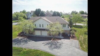 1921 Ty Way Xing, Unit B in Harrisonburg, VA - Building Photo