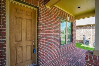 16530 Sheffield Run Dr in Houston, TX - Foto de edificio - Building Photo