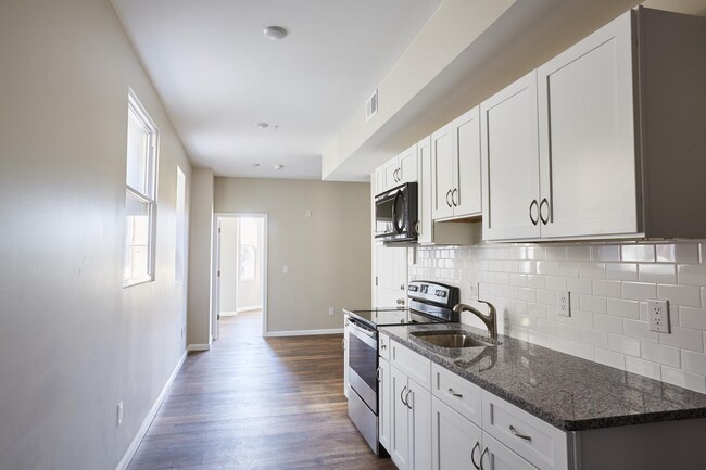 5514 Woodland Ave in Philadelphia, PA - Building Photo - Building Photo