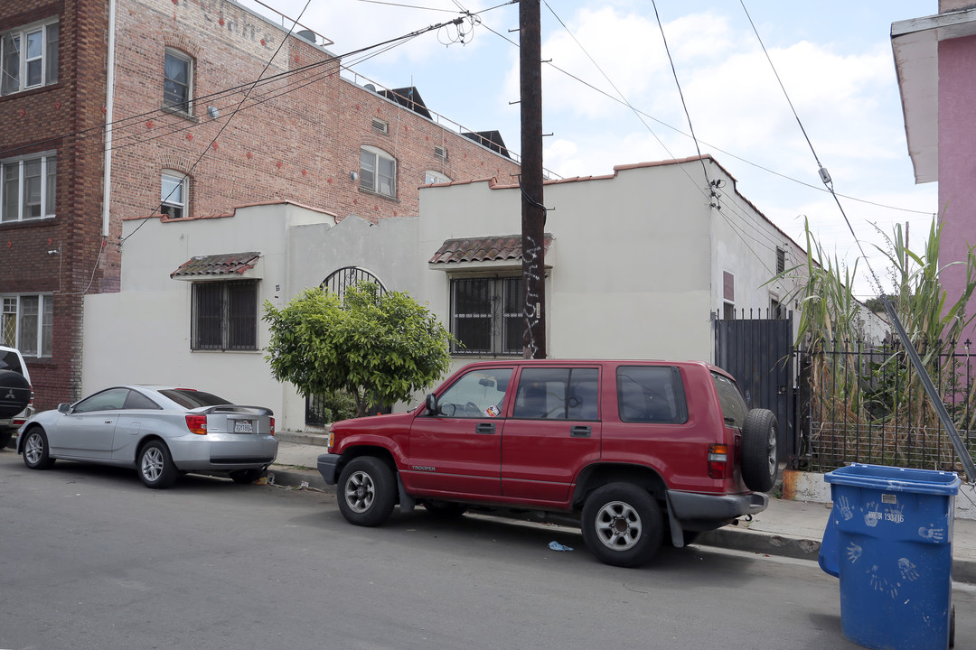 2228 W 15th St in Los Angeles, CA - Building Photo