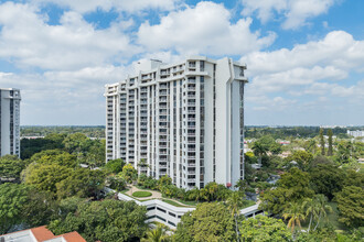 Towers of Quayside I in Miami, FL - Building Photo - Building Photo