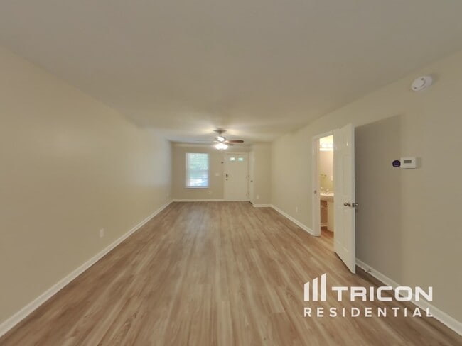 321 Lingonberry Dr in Hopkins, SC - Foto de edificio - Building Photo