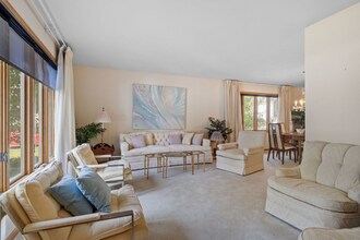 11405 Foxwoods Dr in Oak Lawn, IL - Building Photo - Building Photo
