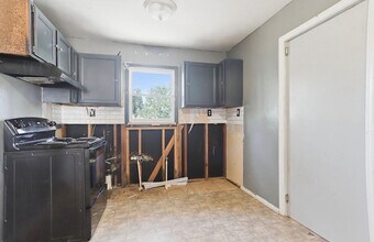 1548 Sylvan Rd SW in Atlanta, GA - Building Photo - Building Photo