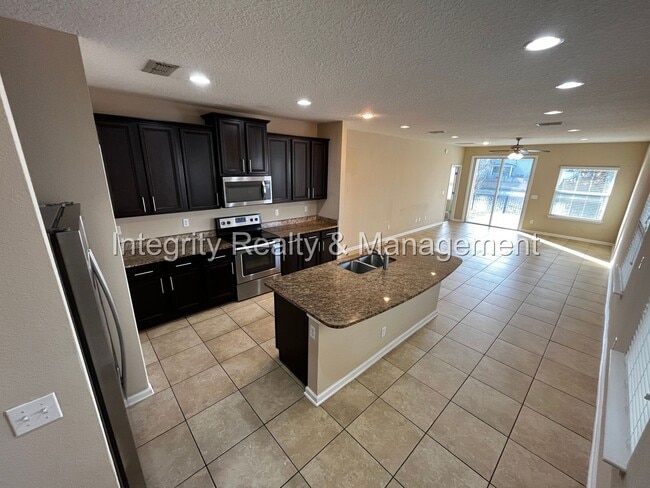 858 Glendale Ln in Orange Park, FL - Building Photo - Building Photo