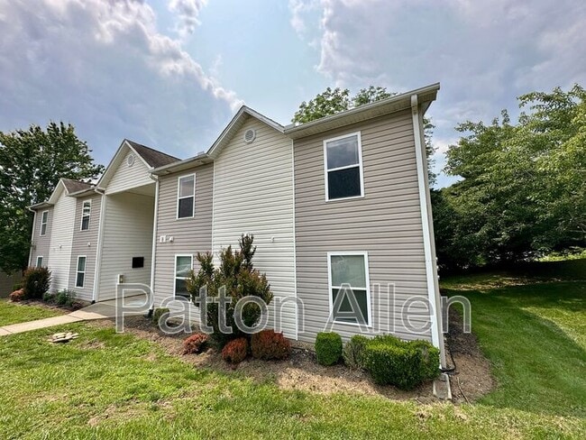 property at 8 Zell Ln