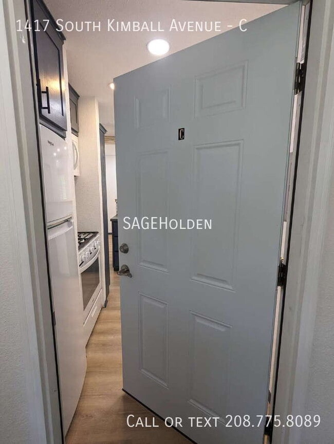 property at 1417 S Kimball Ave