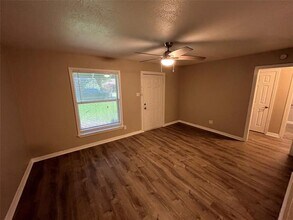 2508 Tisinger Ave in Dallas, TX - Building Photo - Building Photo