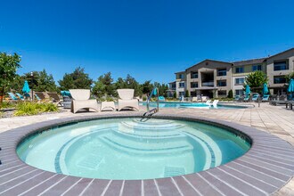 Lyfe at the Marina in Sparks, NV - Foto de edificio - Building Photo