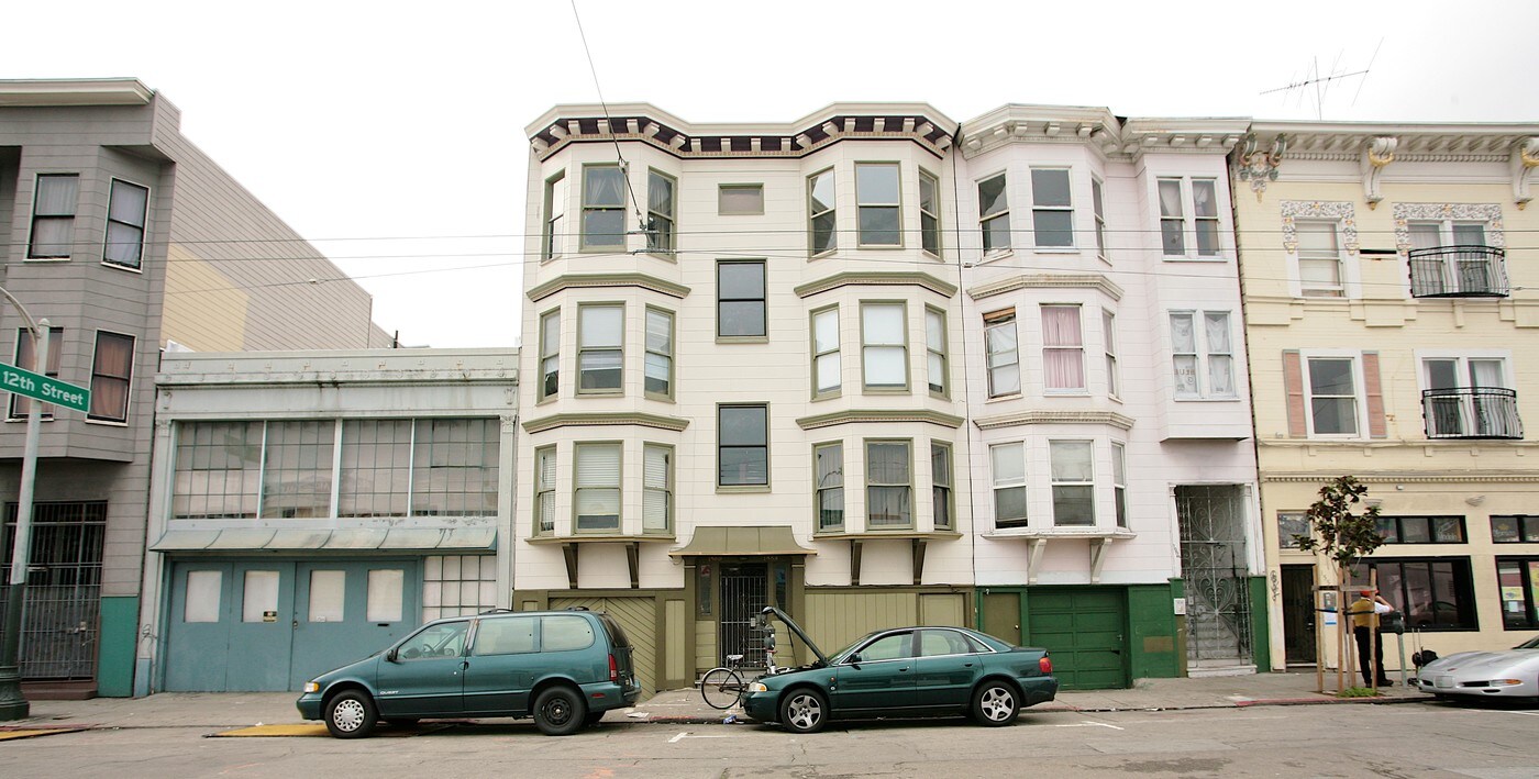 1558 Howard St in San Francisco, CA - Building Photo