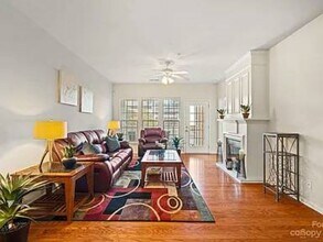 14933 Santa Lucia Dr in Charlotte, NC - Foto de edificio - Building Photo