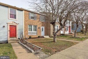 3380 Longbow Ct in Woodbridge, VA - Building Photo