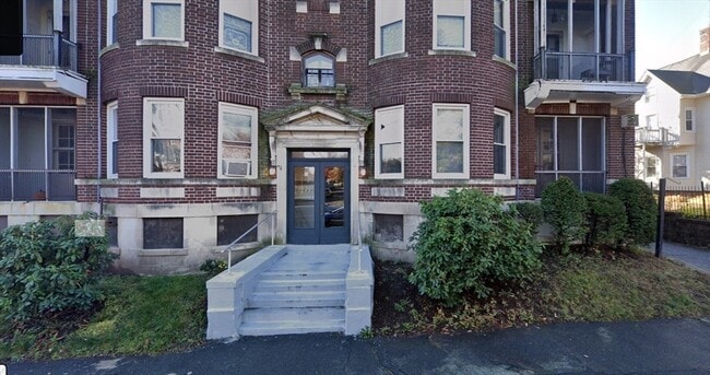 6 Laurel St in Holyoke, MA - Building Photo - Building Photo