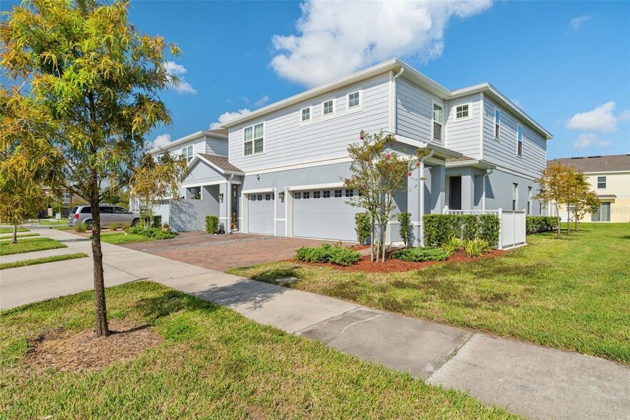 2669 Pleasant Cypress Cir in Kissimmee, FL - Building Photo