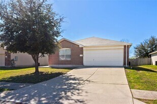 219 Almquist St in Hutto, TX - Building Photo