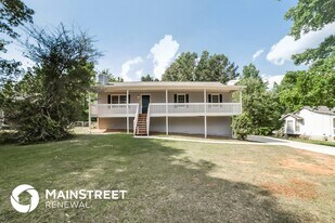 243 Brownsville Rd in Powder Springs, GA - Building Photo