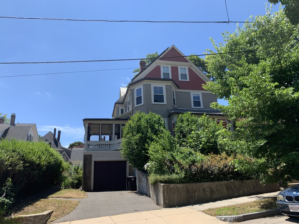 137 Prospect Ave in Quincy, MA - Foto de edificio