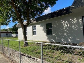 3929 NW 207 St Rd in Miami Gardens, FL - Building Photo - Building Photo