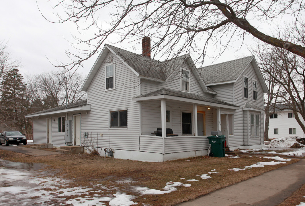 1603 6th St E in Menomonie, WI - Building Photo