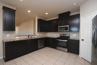 10015 Bitternut Hickory Ln in Tomball, TX - Building Photo - Building Photo