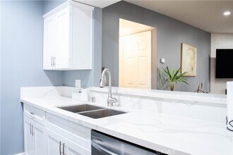 4705 Kester Ave, Unit 106 in Los Angeles, CA - Building Photo - Building Photo