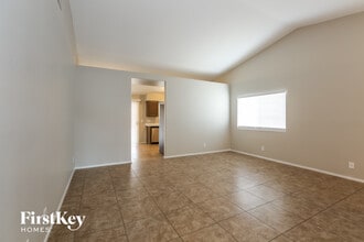 5100 Chambliss Dr in Las Vegas, NV - Building Photo - Building Photo