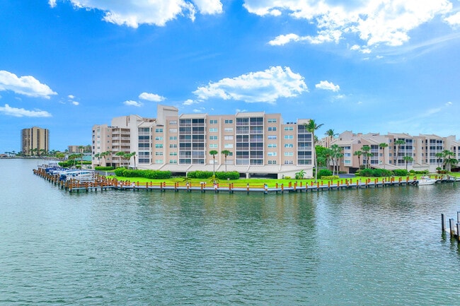 897 Collier Ct in Marco Island, FL - Building Photo - Building Photo