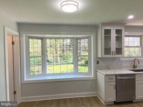 5617 Eastbourne Dr in Springfield, VA - Building Photo - Building Photo