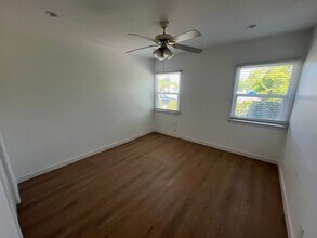 10716-10720 Oxnard St in Los Angeles, CA - Building Photo - Building Photo